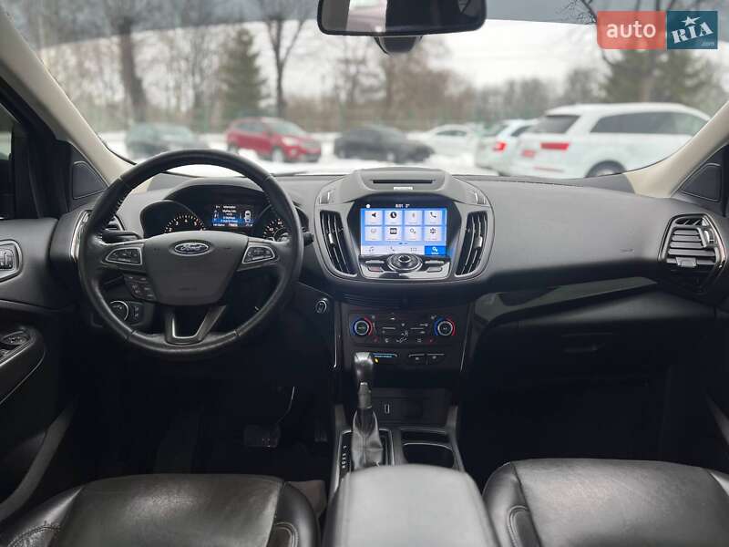 Внедорожник / Кроссовер Ford Escape 2017 в Стрые