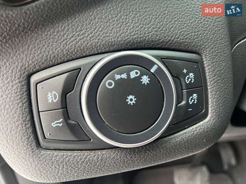 Внедорожник / Кроссовер Ford Escape 2017 в Стрые