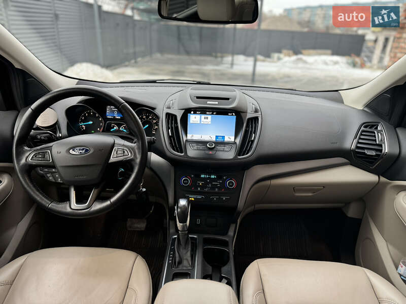 Внедорожник / Кроссовер Ford Escape 2017 в Днепре