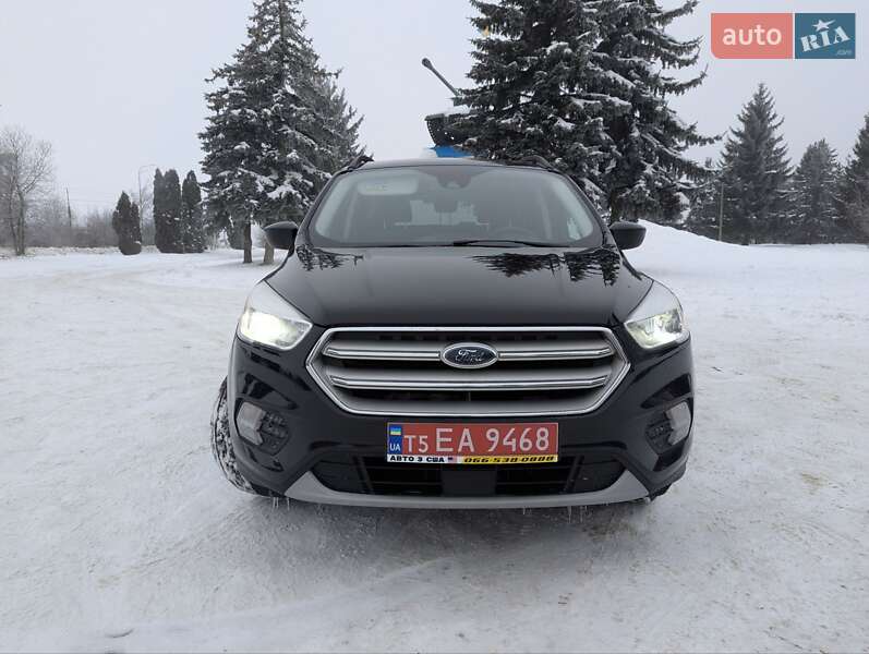 Позашляховик / Кросовер Ford Escape 2018 в Дубні