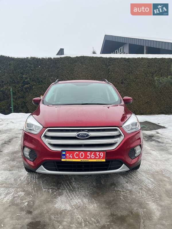 Позашляховик / Кросовер Ford Escape 2017 в Львові