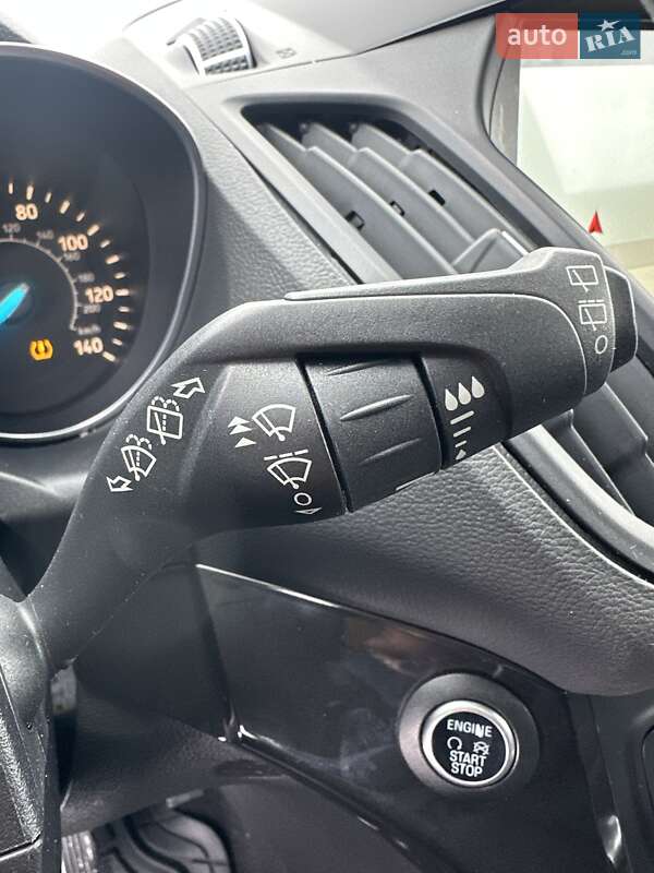 Внедорожник / Кроссовер Ford Escape 2016 в Белогородке