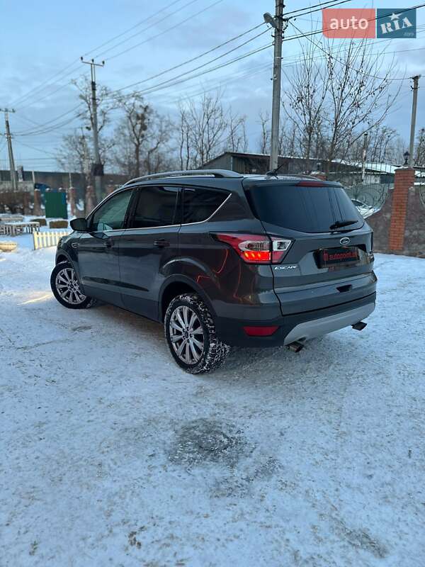 Внедорожник / Кроссовер Ford Escape 2016 в Белогородке