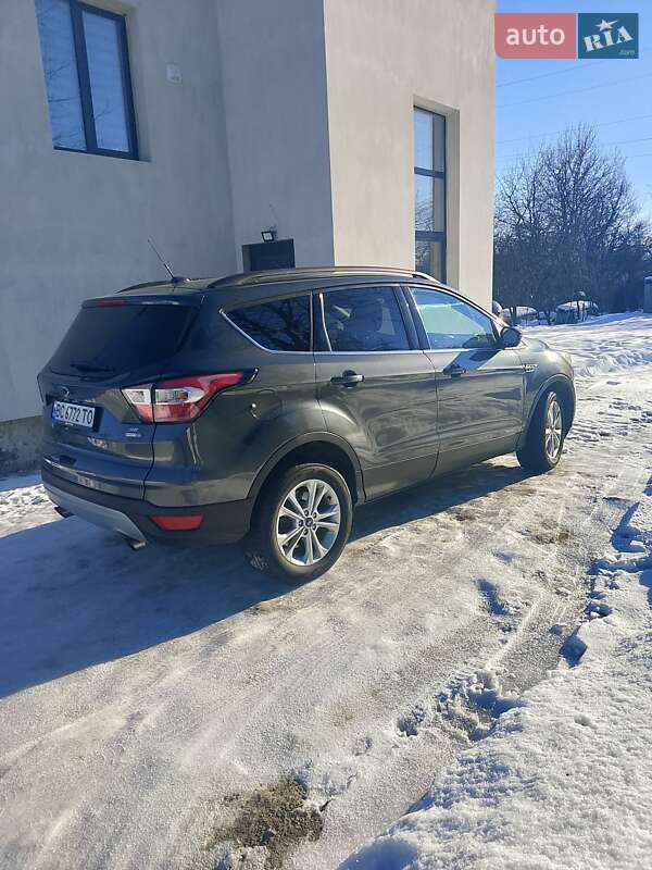 Внедорожник / Кроссовер Ford Escape 2017 в Львове