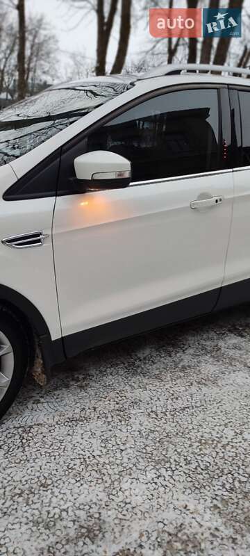 Внедорожник / Кроссовер Ford Escape 2014 в Сумах