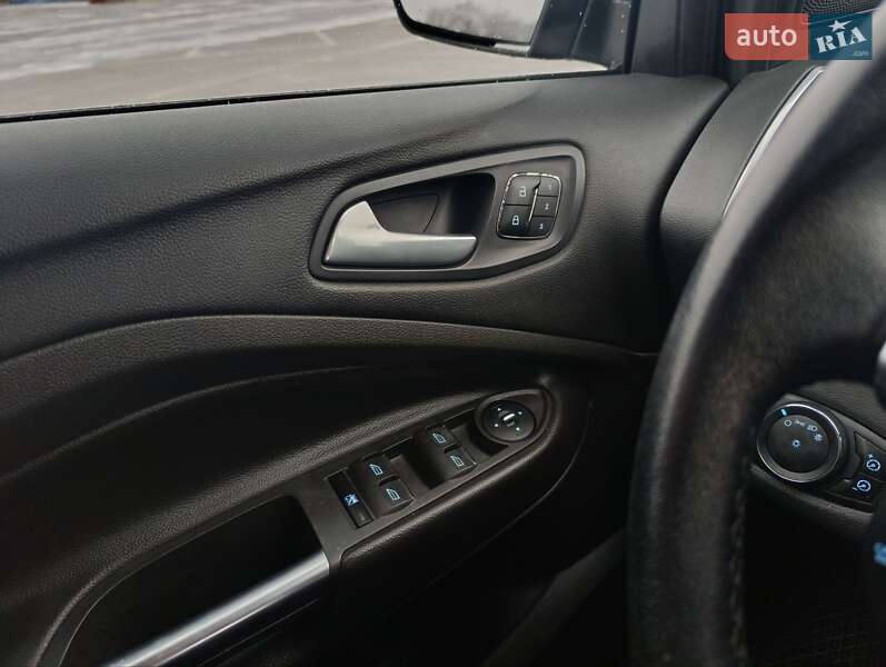 Внедорожник / Кроссовер Ford Escape 2012 в Днепре