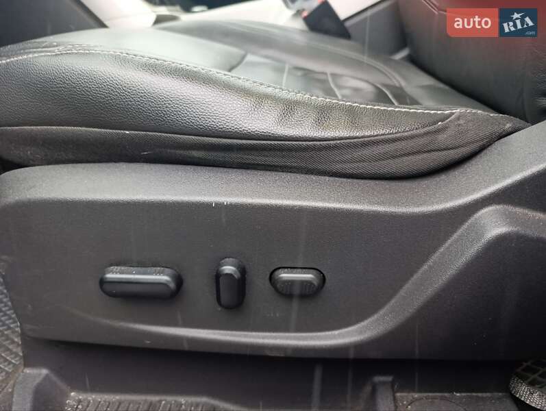 Внедорожник / Кроссовер Ford Escape 2012 в Днепре