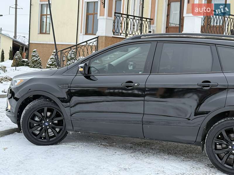 Позашляховик / Кросовер Ford Escape 2018 в Дрогобичі