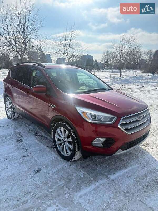 Внедорожник / Кроссовер Ford Escape 2019 в Львове