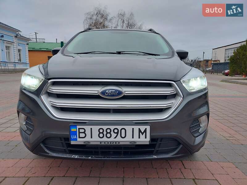 Внедорожник / Кроссовер Ford Escape 2017 в Карловке