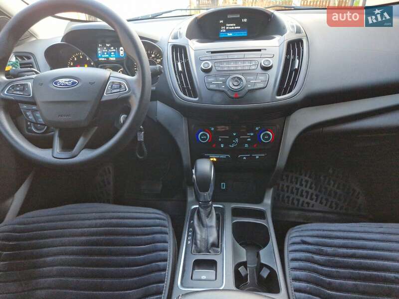 Внедорожник / Кроссовер Ford Escape 2017 в Карловке