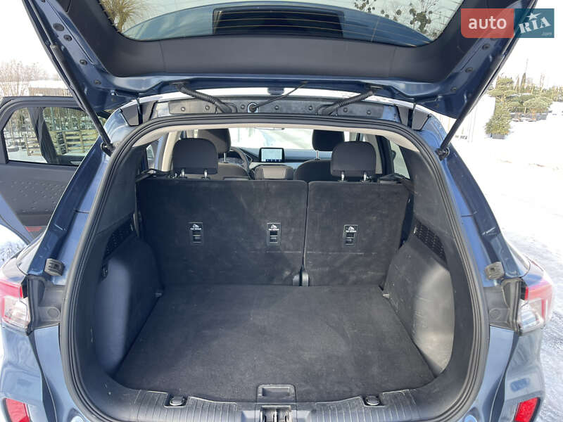 Позашляховик / Кросовер Ford Escape 2020 в Луцьку