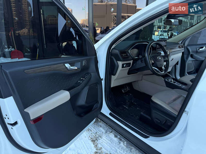 Позашляховик / Кросовер Ford Escape 2020 в Києві