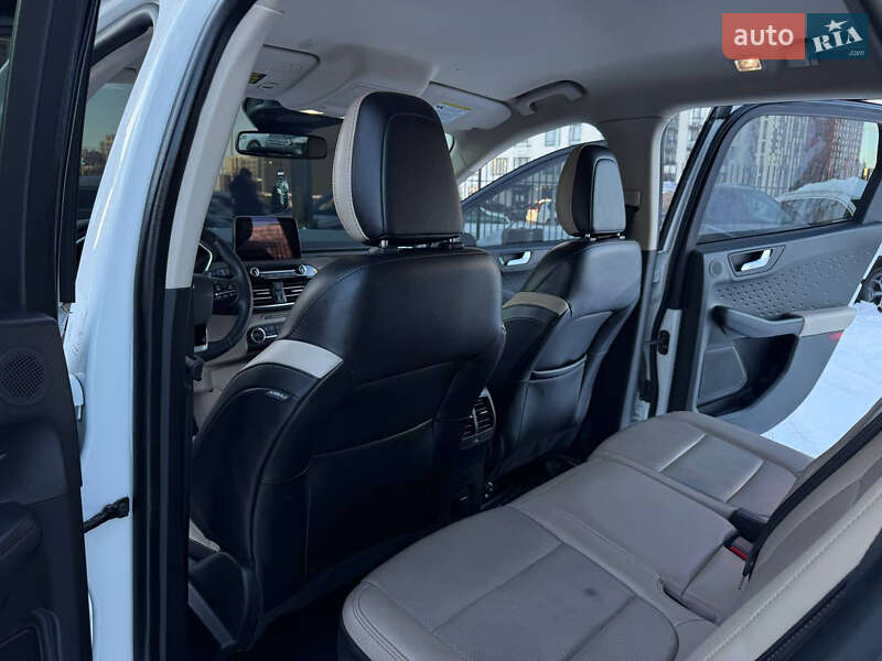 Позашляховик / Кросовер Ford Escape 2020 в Києві