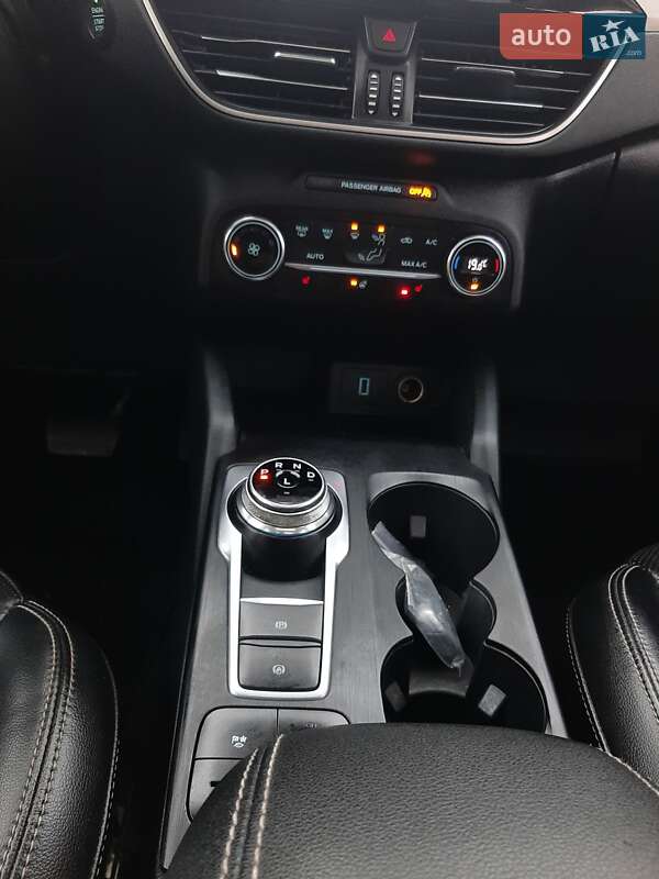 Позашляховик / Кросовер Ford Escape 2020 в Львові