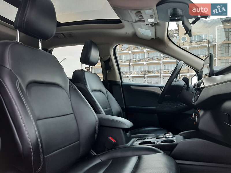 Позашляховик / Кросовер Ford Escape 2020 в Львові