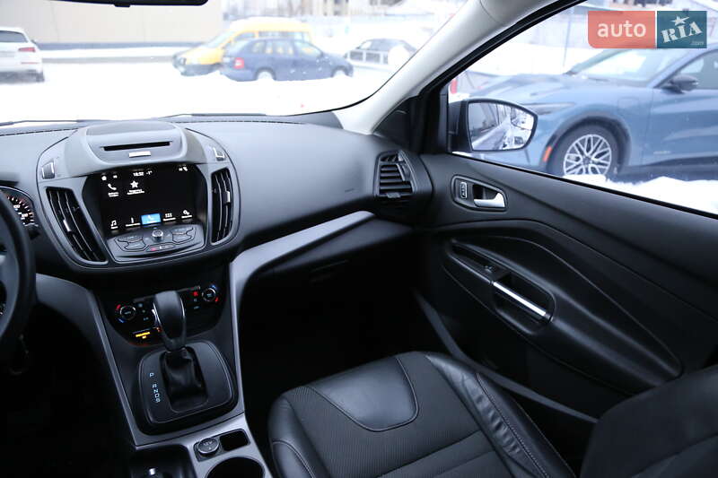 Внедорожник / Кроссовер Ford Escape 2015 в Киеве фото 16 Внедорожник / Кроссовер Ford Escape 2015 в Киеве