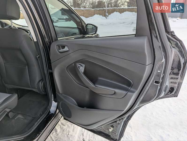 Позашляховик / Кросовер Ford Escape 2017 в Дубні