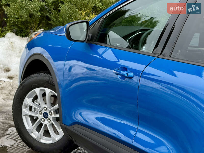 Внедорожник / Кроссовер Ford Escape 2019 в Стрые