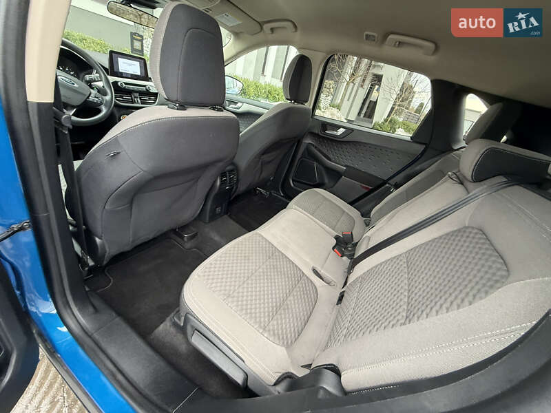 Внедорожник / Кроссовер Ford Escape 2019 в Стрые