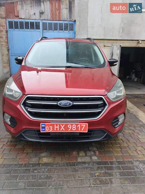 Позашляховик / Кросовер Ford Escape 2017 в Рівному