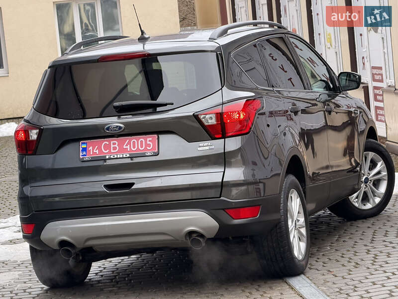 Позашляховик / Кросовер Ford Escape 2019 в Дрогобичі