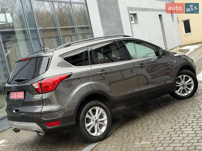 Позашляховик / Кросовер Ford Escape 2019 в Дрогобичі