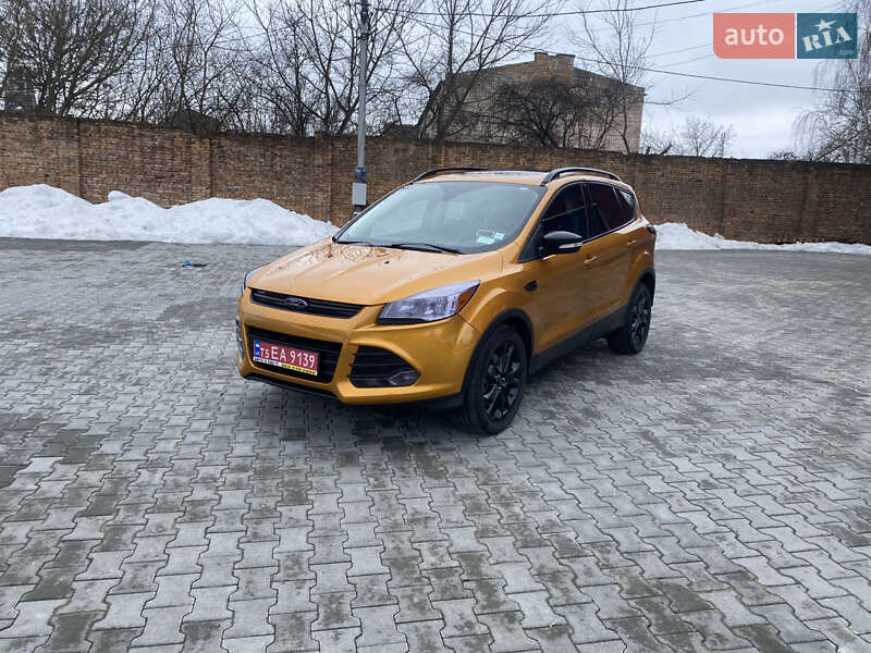 Внедорожник / Кроссовер Ford Escape 2016 в Дубно