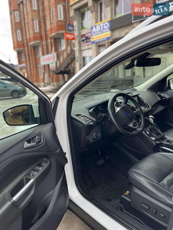 Внедорожник / Кроссовер Ford Escape 2015 в Ивано-Франковске
