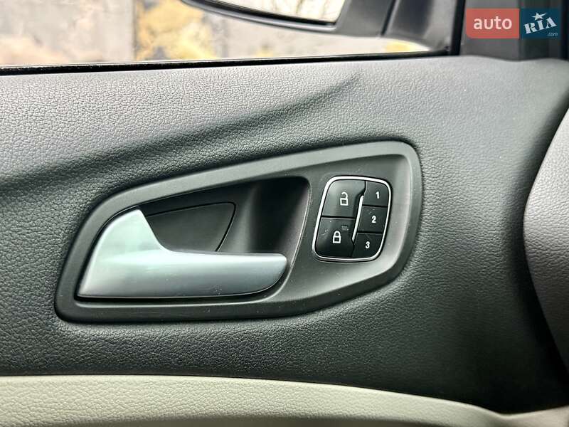 Внедорожник / Кроссовер Ford Escape 2016 в Харькове фото 24 Внедорожник / Кроссовер Ford Escape 2016 в Харькове