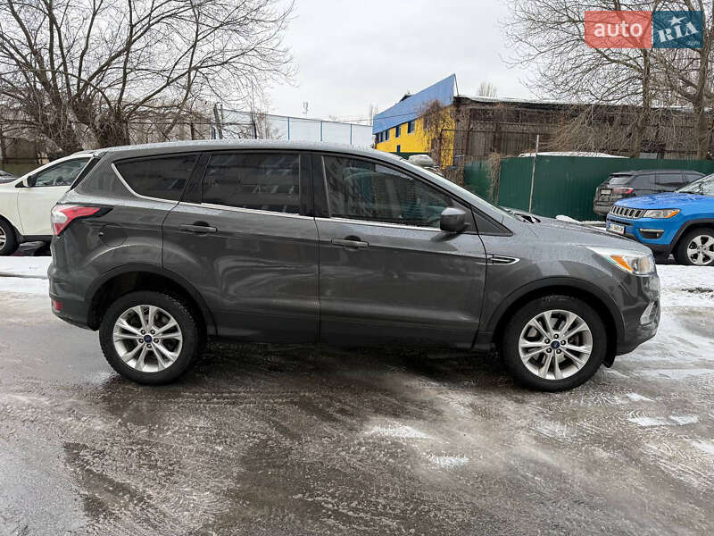 Позашляховик / Кросовер Ford Escape 2017 в Києві