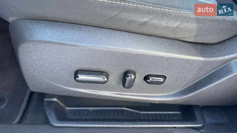 Позашляховик / Кросовер Ford Escape 2017 в Дубні фото 12 Позашляховик / Кросовер Ford Escape 2017 в Дубні