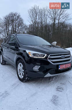 Позашляховик / Кросовер Ford Escape 2017 в Бурштині