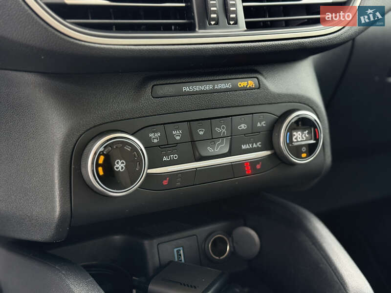 Позашляховик / Кросовер Ford Escape 2020 в Львові