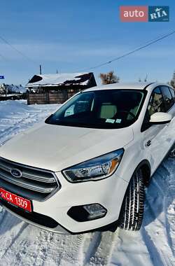 Внедорожник / Кроссовер Ford Escape 2017 в Житомире