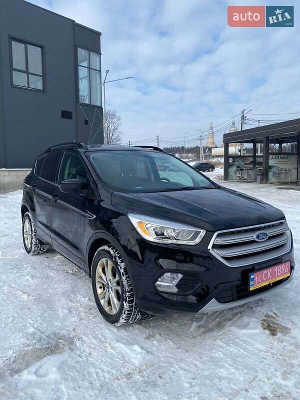 Позашляховик / Кросовер Ford Escape 2018 в Львові фото Позашляховик / Кросовер Ford Escape 2018 в Львові