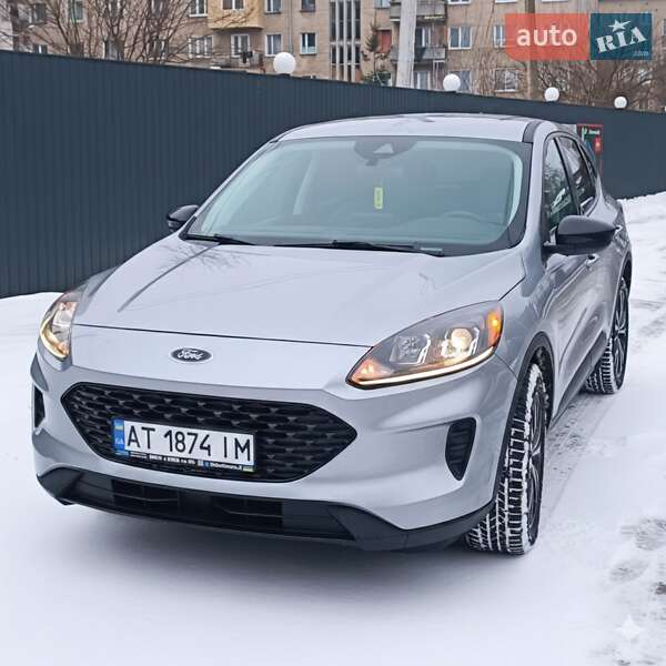 Позашляховик / Кросовер Ford Escape 2021 в Івано-Франківську