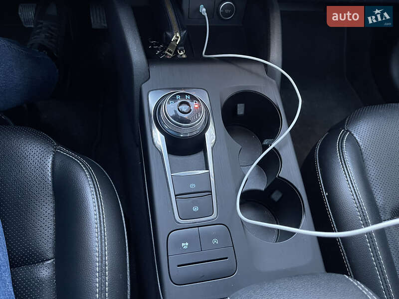 Внедорожник / Кроссовер Ford Escape 2019 в Киеве