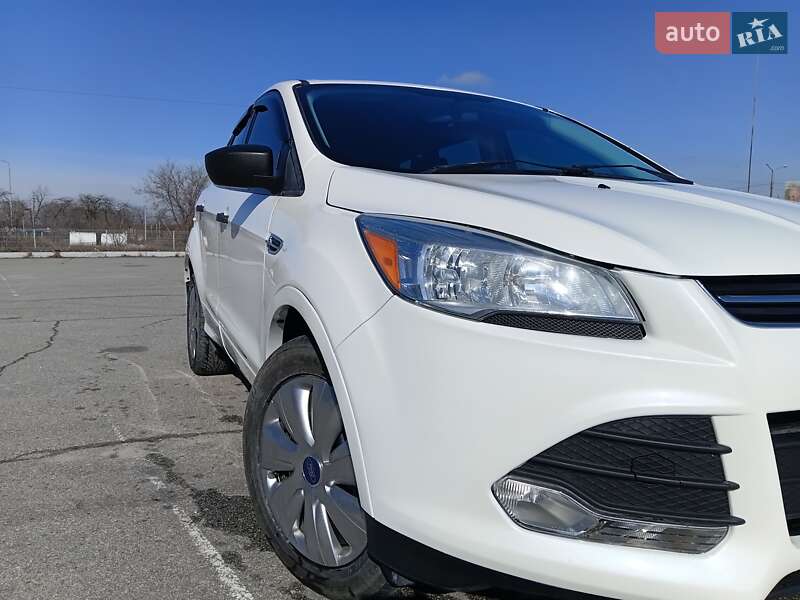 Внедорожник / Кроссовер Ford Escape 2015 в Запорожье