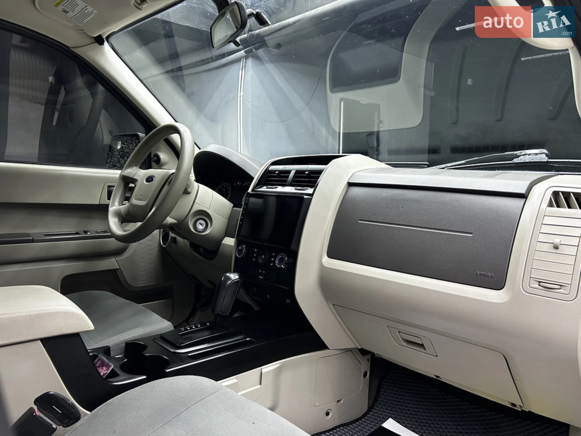 2010 Ford Escape - мініатюра 21