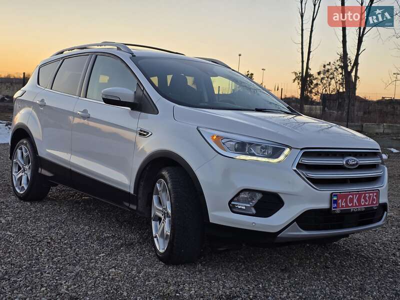 Позашляховик / Кросовер Ford Escape 2018 в Стрию