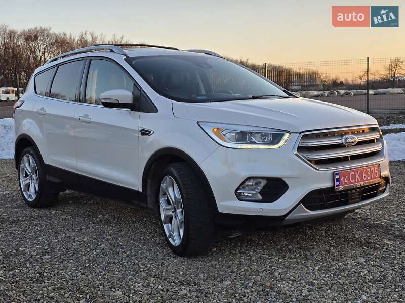 Позашляховик / Кросовер Ford Escape 2018 в Стрию