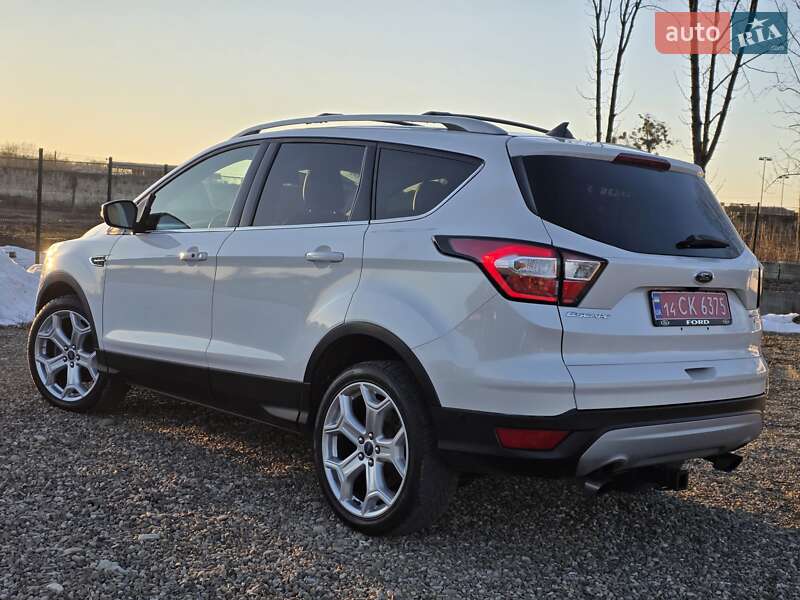 Позашляховик / Кросовер Ford Escape 2018 в Стрию