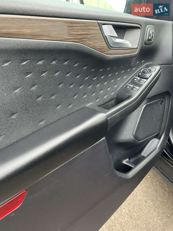 Внедорожник / Кроссовер Ford Escape 2020 в Одессе