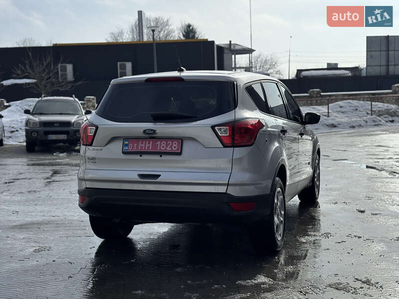 Внедорожник / Кроссовер Ford Escape 2018 в Тернополе