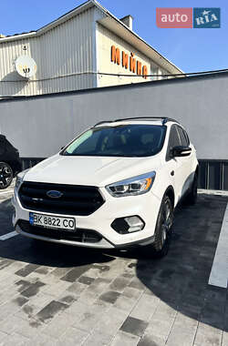Внедорожник / Кроссовер Ford Escape 2016 в Ровно