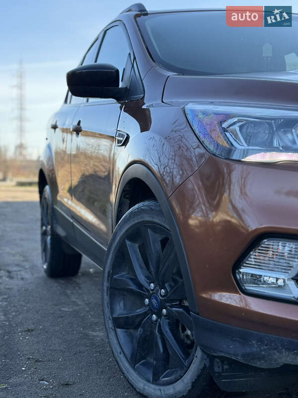 Внедорожник / Кроссовер Ford Escape 2017 в Коломые