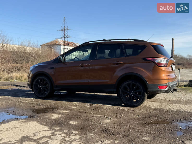 Внедорожник / Кроссовер Ford Escape 2017 в Коломые
