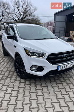 Позашляховик / Кросовер Ford Escape 2019 в Івано-Франківську