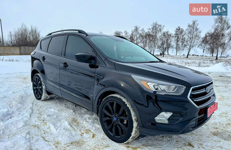 Внедорожник / Кроссовер Ford Escape 2017 в Сумах